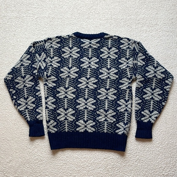 Vintage 80s Eddie Bauer Flower Pattern Knit Crewneck Wool Sweater - Picture 7 of 7
